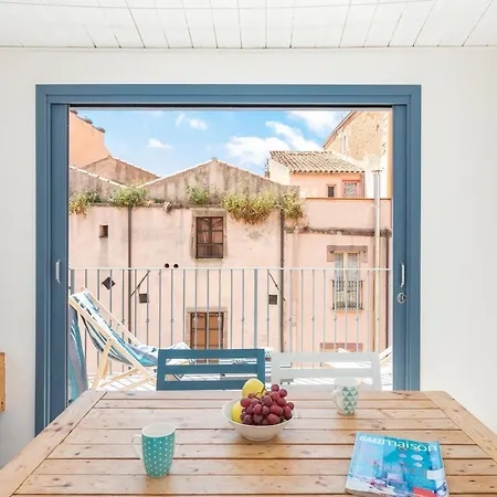 Charming Tower House In The Historic Center